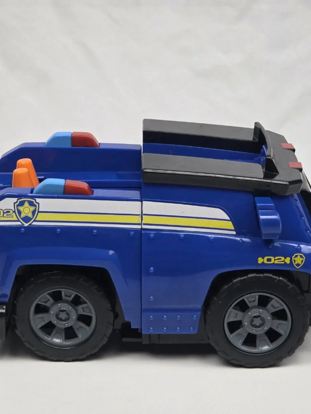 Spin Master Paw Patrol Sounds Chase's Deluxe Cruiser Paw Patrol On a Roll Chase